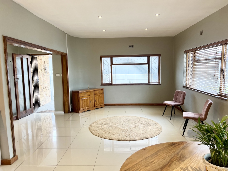 4 Bedroom Property for Sale in Churchill Estate Western Cape